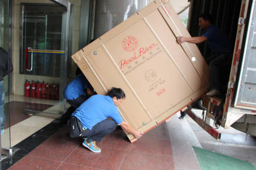 东阿钢琴贵重工艺品无忧运